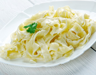 Fettuccine Alfredo